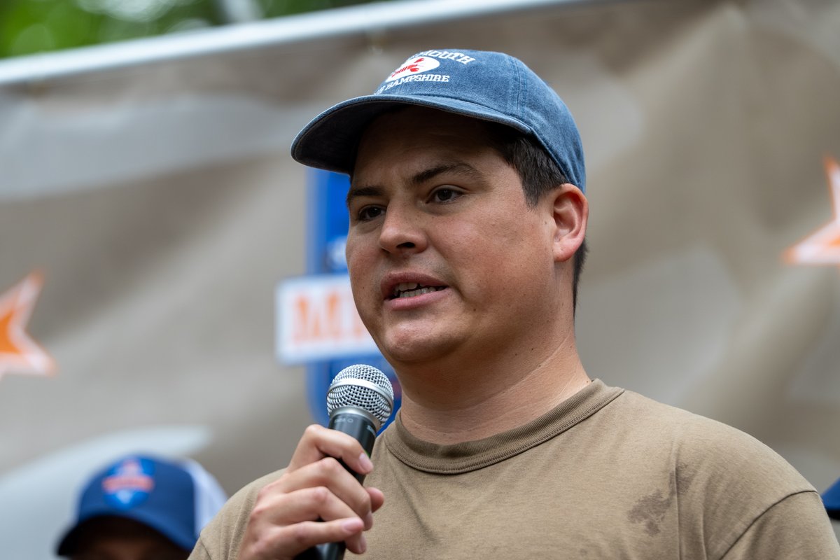 At the 9th Annual #SwimWithAMission, Jacob Centeno Healy swam in honor of his father, Navy SEAL Senior Chief Petty Officer Dan Healy, who was killed during Operation Red Wings on June 28, 2005. 🇺🇸 #NeverForget