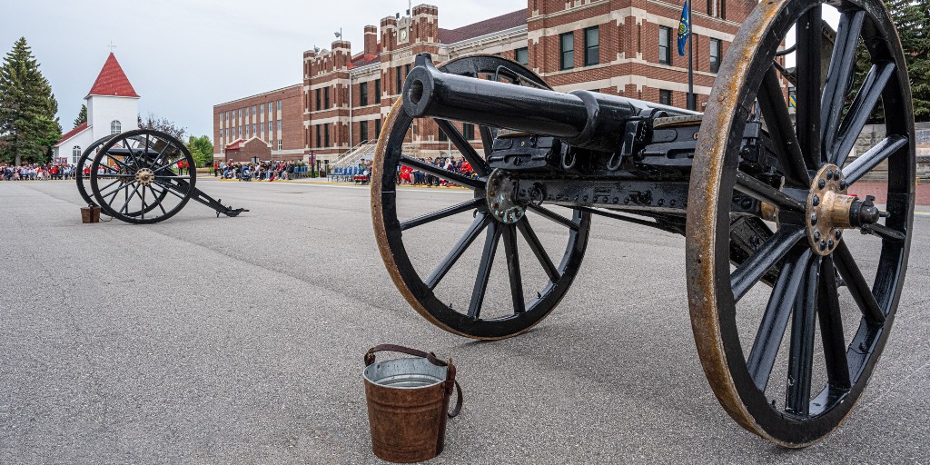 Join us for our last #SunsetCeremony at the #RCMPAcademy this evening, July 22! Parks Canada will be here, representing Fort Walsh National Historic Site, which is celebrating 150 years.  Full details here: ow.ly/KcWx50Wtwfe