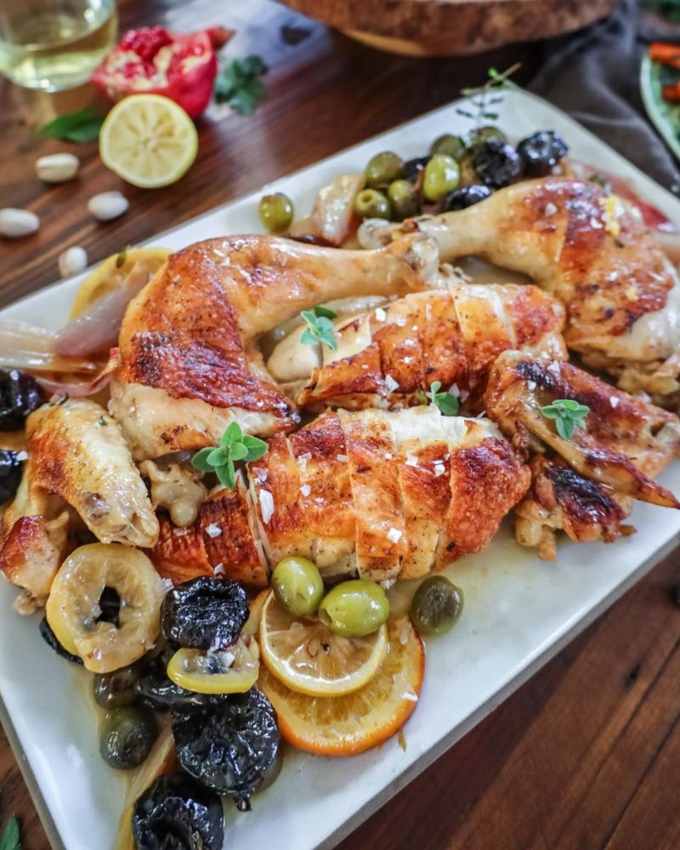 This Roasted Chicken with Citrus, Olives &amp; California Prunes is what happens when sweet, savory, and zesty join forces. Juicy prunes bring bold flavor and a touch of natural sweetness to this Mediterranean-inspired masterpiece.

Get the recipe: californiaprunes.org/recipe/roasted…