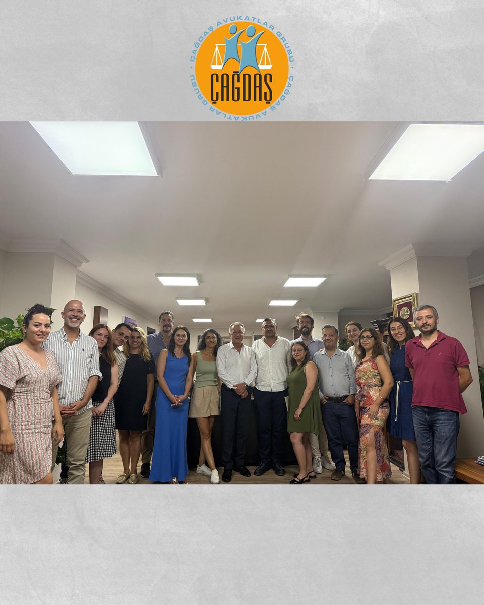 izmircagdasav's tweet photo. BARO YÖNETİMİMİZİ ZİYARET ETTİK

İzmir Barosu Başkanı ve Yönetim Kurulunu ziyaret ettik. Baromuzu temsilen gösterdikleri özverili çalışmalar ve baromuzu bugün bulunduğu noktaya taşıyan katkıları dolayısıyla kendilerine teşekkürlerimizi sunduk.

Her zaman olduğu gibi, önümüzdeki adli yılda da çalışmalarında yanlarında olmaya ve destek vermeye devam edeceğiz.

Bizi ağırladıkları için teşekkür ederiz. 💙🧡