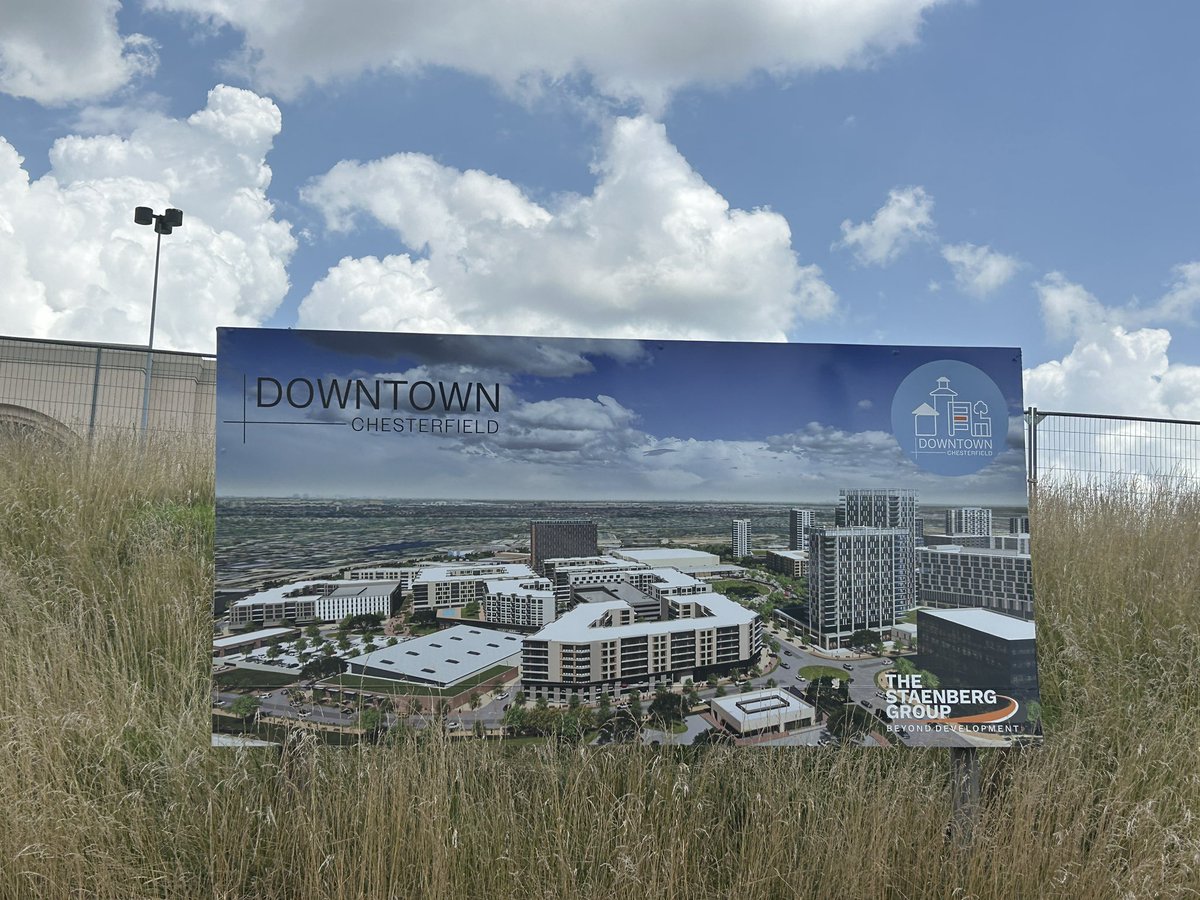 Lincoln_Wx's tweet image. Driving by the Chesterfield Mall (soon to be ‘Downtown Chesterfield’). Demolition is mostly finished, but anchor stores and signage still standing. Parts of the lot are used for Tesla storage.