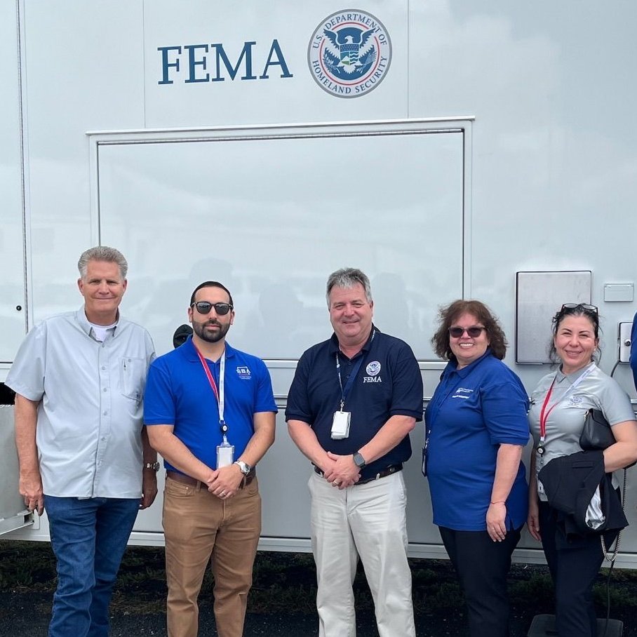 SBA_ODRR's tweet image. #AllHandsOnDeck for #TexasFloods: @SBAgov's @SBA_SanAntonio District Office joined @FEMA & ODR&R staff in #Kerr County, TX, to support ongoing recovery efforts.
We are on the ground helping survivors get back on their feet!