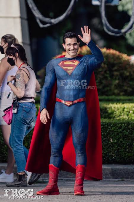 BoyTraco's tweet image. Mesmo sem a cueca, eu até que gosto desse traje