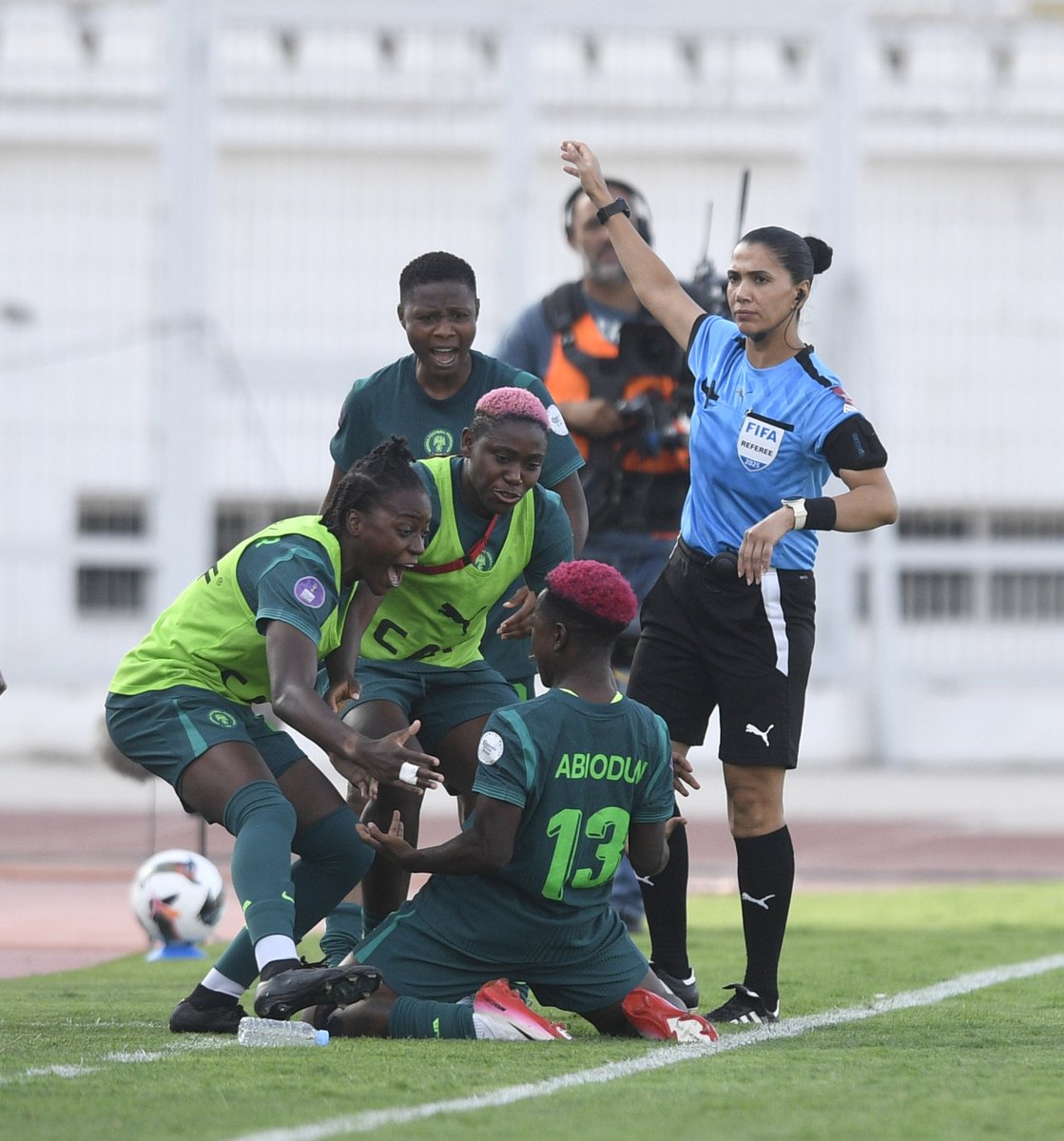 AfricaFactsZone's tweet image. Nigeria beat South Africa in the Semi Finals of both the AFCON and WAFCON.
Nigeria's Super Eagles beat South Africa's Bafana Bafana 1-1 (4-2 on penalties) at the 2023 AFCON in Cote d'Ivoire.
The Super Falcons have beaten Banyana Banyana 2-1 at the 2024 WAFCON in Morocco.
