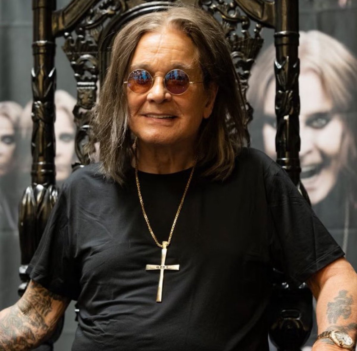 NoContextHumans's tweet image. Ozzy Osbourne has passed away at the age of 76. RIP 🥺❤️