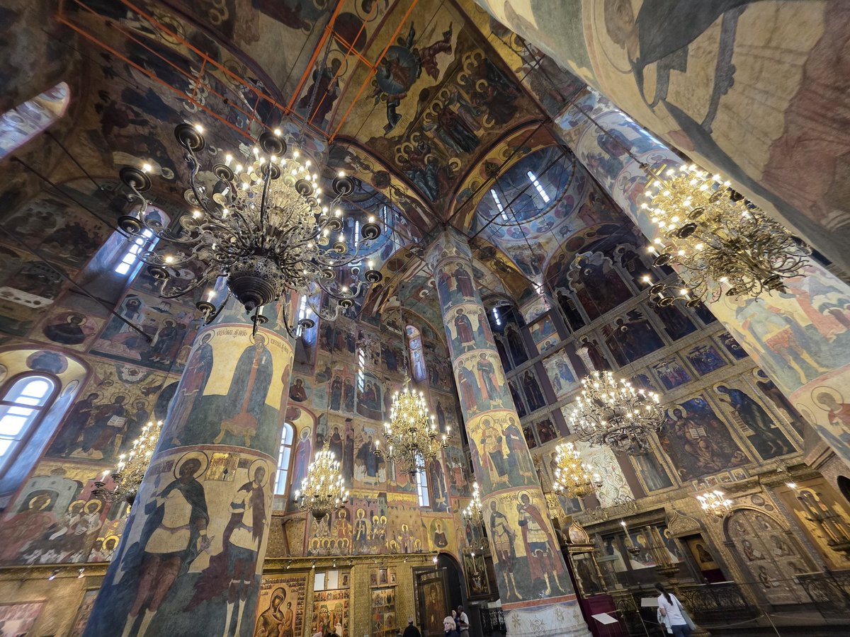 AKantemirov's tweet image. Today we finally went inside Red Square and saw all the white cathedrals.
