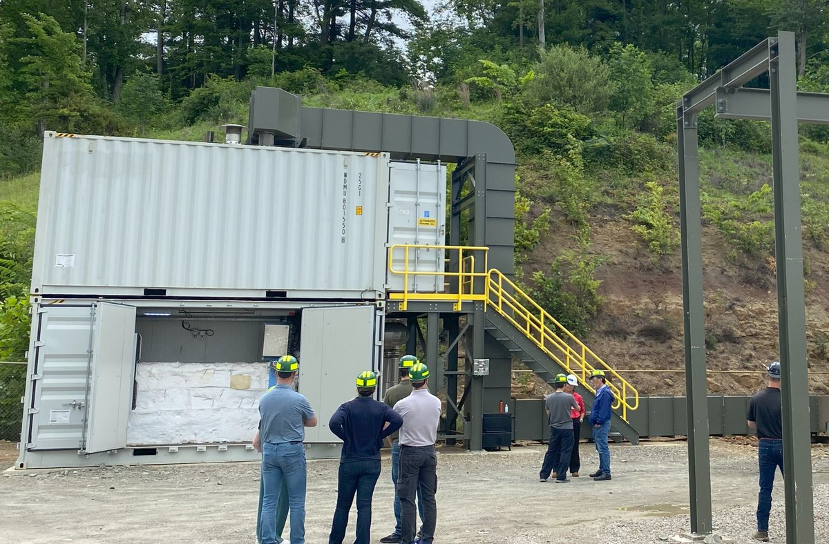 ARPAE's tweet image. In June, ARPA-E visited @Johnson_Matthey team’s field test unit operating at a Core Natural Resources mine site. Funded in part by ARPA-E #REMEDY, this work is focused on economic viability thru optimizing precious metal loading.
#ARPAEontheRoad🚗🏔️ arpa-e.energy.gov/programs-and-i….