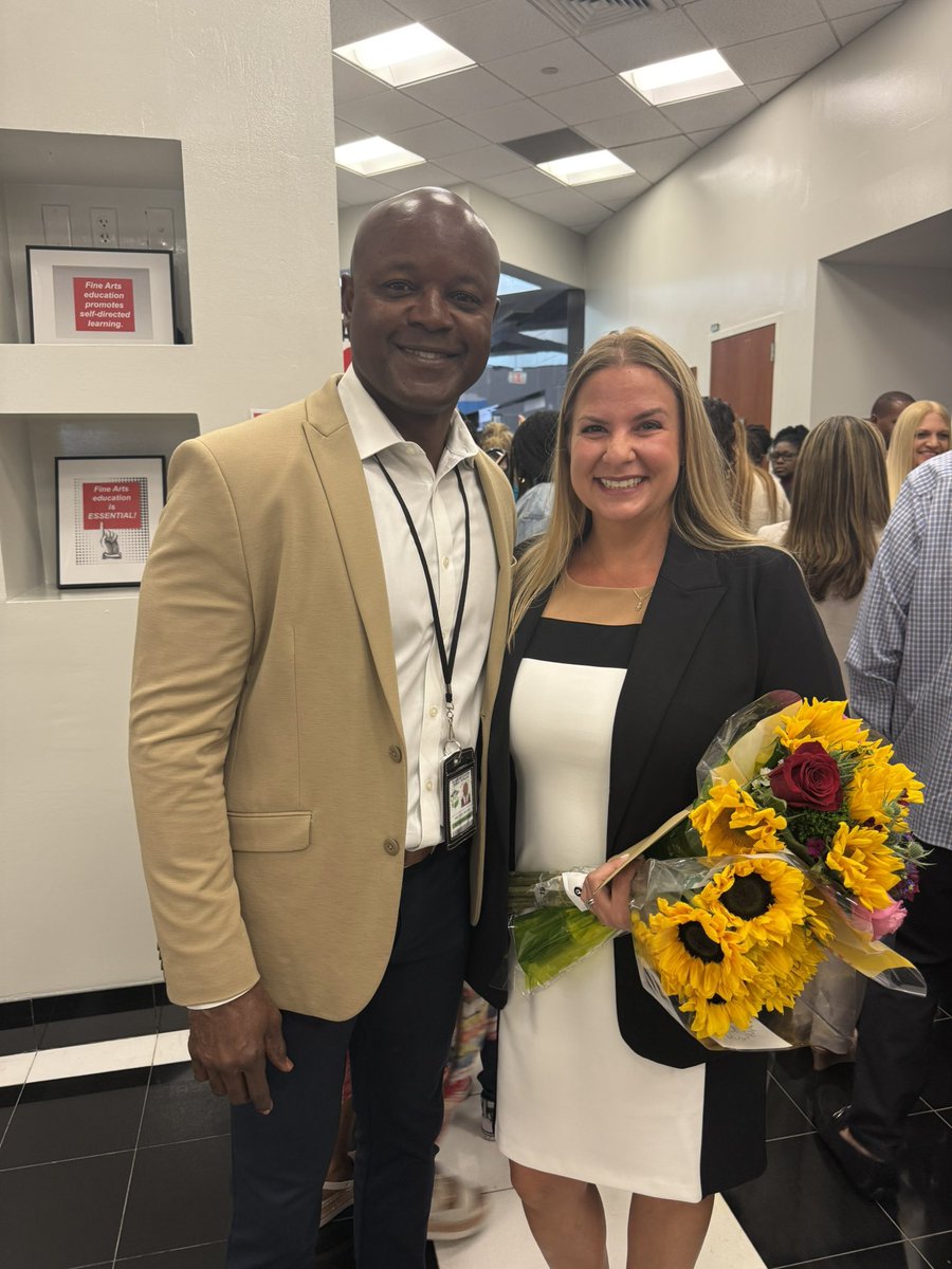 Palm Cove Elementary tweet media