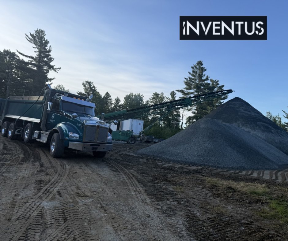 InventusMining's tweet image. Crushed ore from the 5,000t 007 North site is now ready for haulage to @McEwenInc Stock Mill, a major milestone for the Pardo Bulk Sampling Program and its near-surface gold potential. #Mining #GoldExploration #PardoProject #BulkSampling #CrushedOre #MiningMilestone