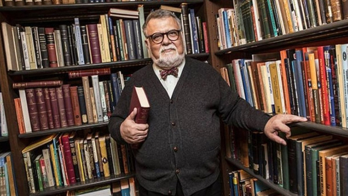 İddia ediyorum, 30-40 yıl önceki lise diploması; günümüzdeki profesör diplomasından çok daha değerli.

- Prof. Dr. Celal Şengör