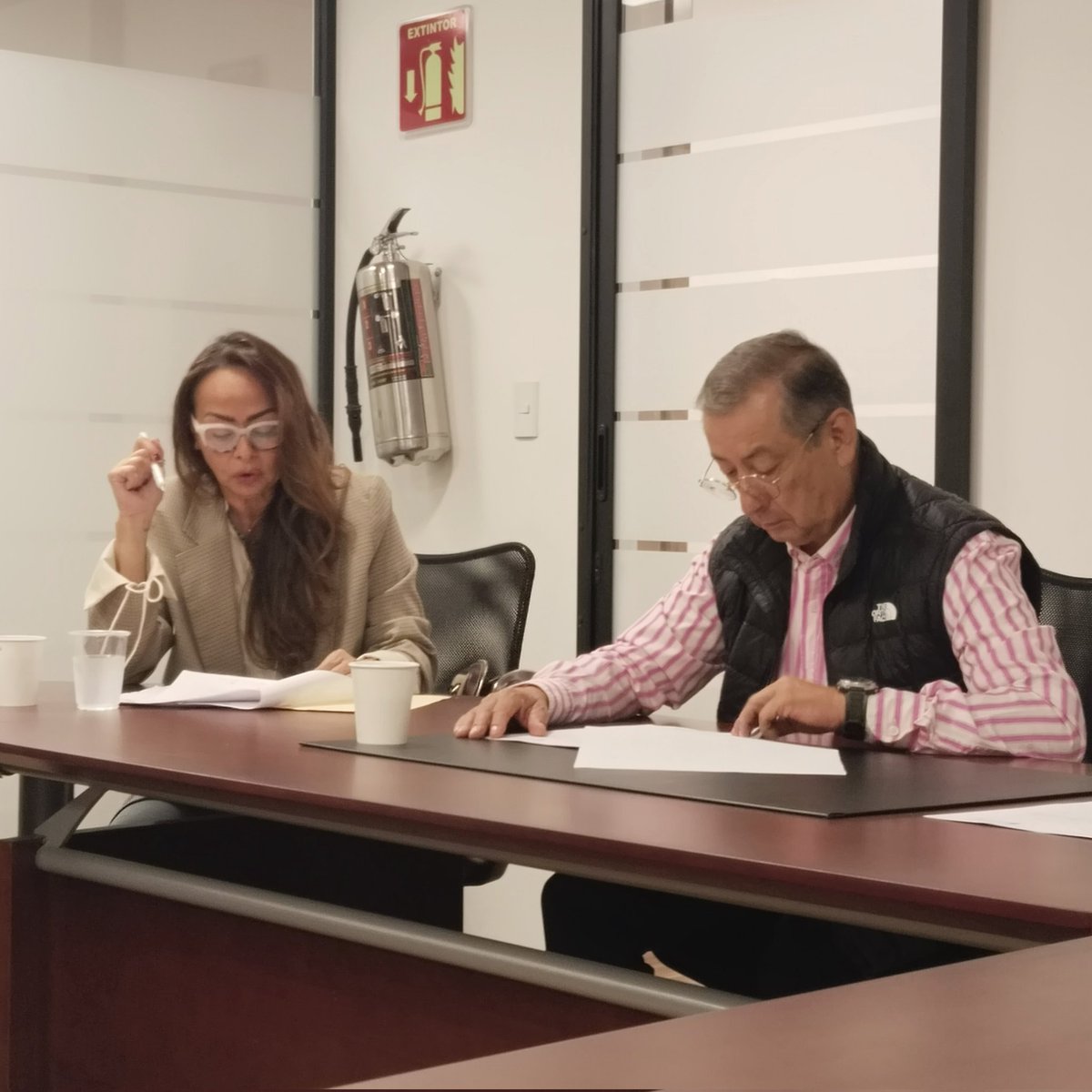 Agradecemos al Dip. <a href="/PedroZentenoSa1/">Pedro Zenteno Santaella</a> presidente de la Comisión de Salud de <a href="/Mx_Diputados/">H. Cámara de Diputados</a>, por recibirnos y continuar el diálogo hacia una #ReformaIntegralDelCáncer. Entregamos propuestas clave para fortalecer los 10 pilares establecidos en el Conversatorio Legislativo de junio
