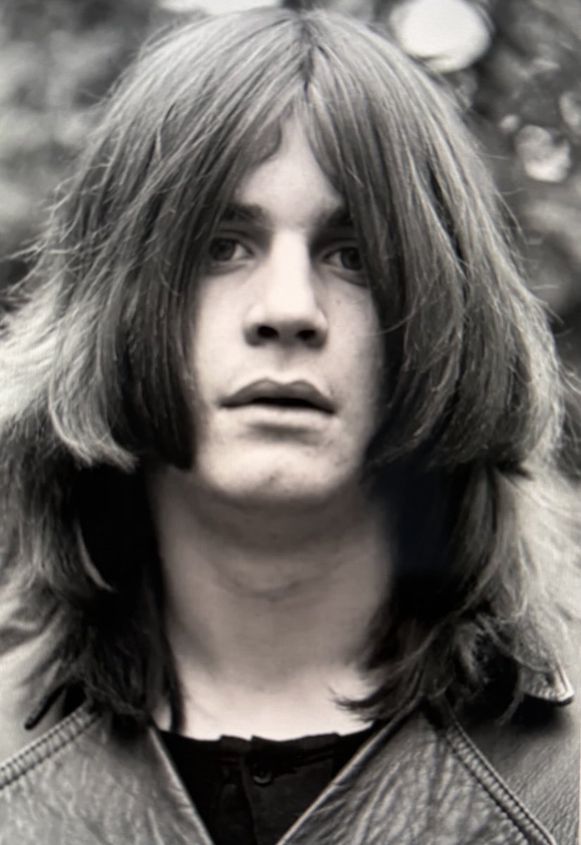 PeterJTomasi's tweet image. #RIPOzzyOsbourne Happy to have seen him many times and sang several Sabbath songs in the best Ozzy voice I could muster. One of the classic frontmen of Rock.