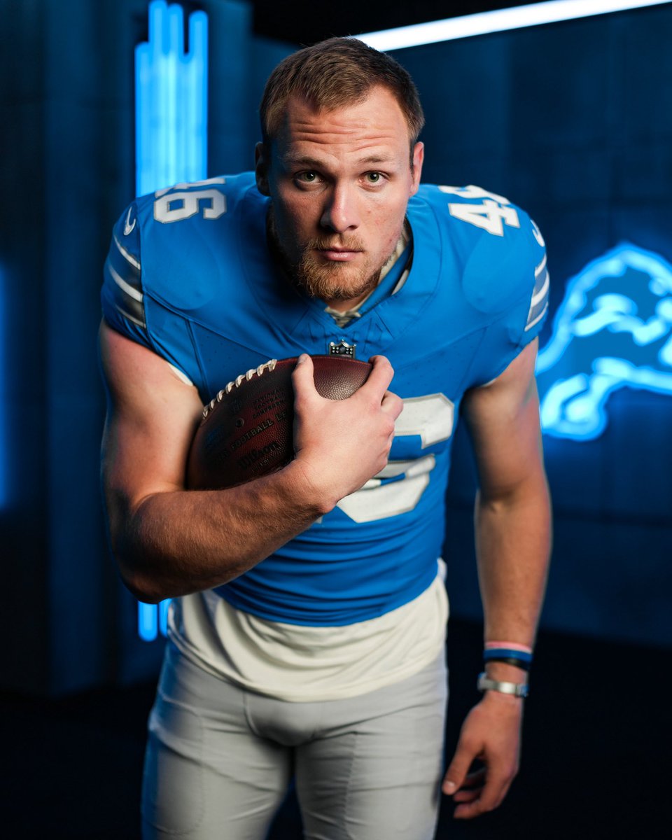 officialctpod's tweet image. Dan Campbell on Detroit Lions LB Jack Campbell
“This is HIS defense. He’s taken OWNERSHIP and sets the TONE for everybody”
Jack Campbell is officially the LEADER of this Detroit Lions defense 🔥
H/T @LionsOnTap | #OnePride
