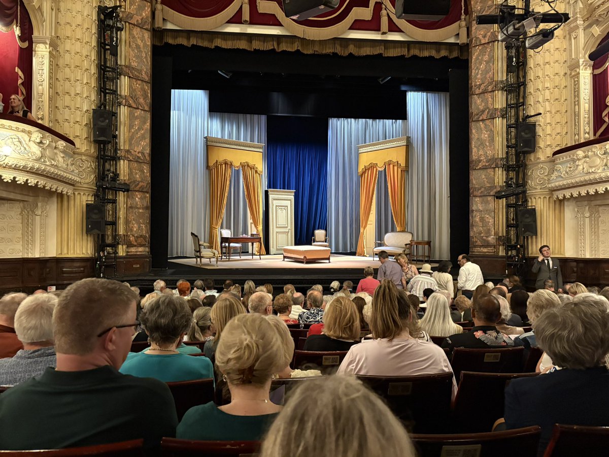 HeatherB_WRN's tweet image. Very excited to be here at Richmond Theatre to see @DreyfusJames in By Royal Appointment, with a fabulous bunch of WRNers