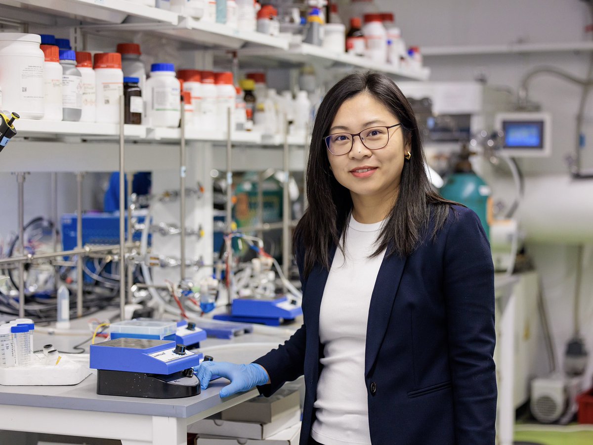 UChicagoPME's tweet image. Research from @UChicagoPME and @NorthwesternU took inspiration from human cells to create a revolutionary new way to pull harmful – or valuable – chemicals out of our water. 

Read more 🔗 pme.uchicago.edu/news/bio-inspi…