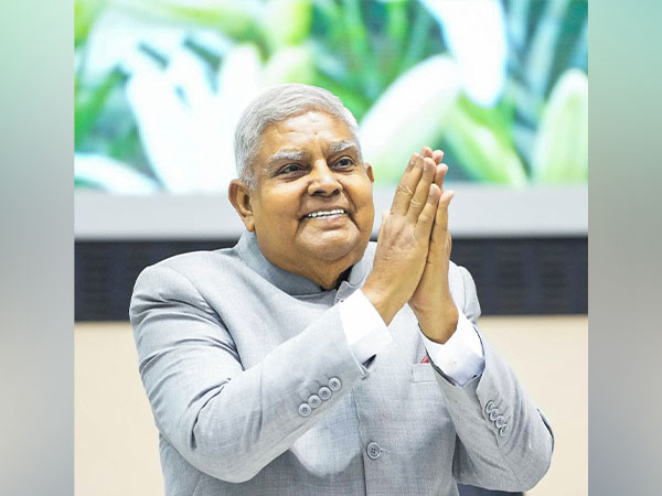 वो तों यह #JagdeepDhankhar जी थे जों इस्तीफा दें दिआ, यदि यही एक कुर्सी बाले CM (जिन्हे कुर्सी नहीं छोड रही थी, जनता ने धक्के से छुड़ा दी ) होते तों मरे भी इस्तीफा नहीं देते  कुर्सी के लालची 
 क्यू भाई😁😁  <a href="/Jeetuburdak/">Jeetu Burdak</a> <a href="/AshokGehlot2028/">गहलोत फिर से Mission-2028</a> <a href="/47_Lambardarr/">Lambardar M 🏇</a> <a href="/ManzuDinesh/">Dinesh Manzu Rawlani</a>
