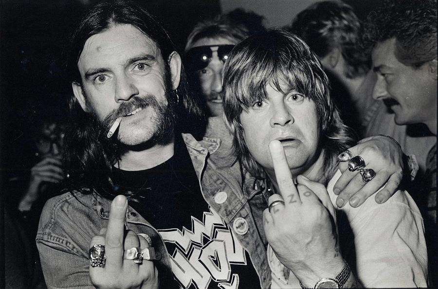 prince_ofpersia's tweet image. He left us just like Lemmy 😢 Only a few days after his last show 💔😭
#ozzy
