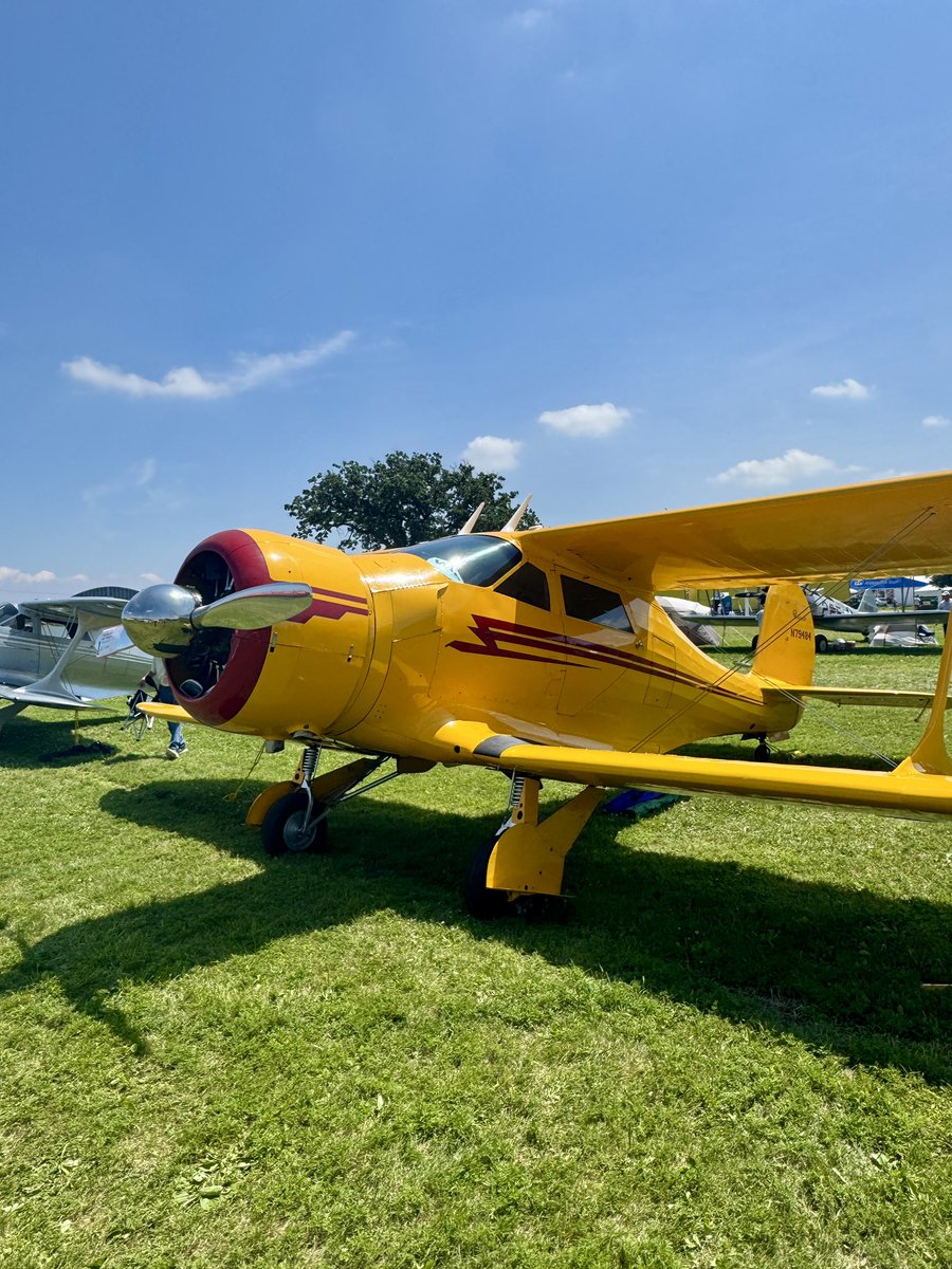 jumpjim's tweet image. .. In the days when flying was glamorous. I’m in love with the Beech Staggerwing 🥰 (Yellow one)
#avgeek #avgeeks #OSH25 #Oshkosh2025