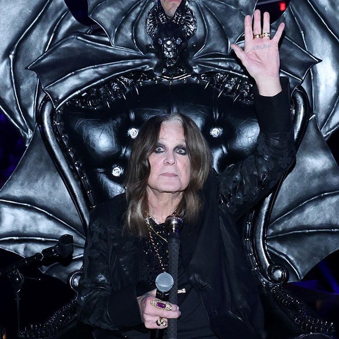 ImagenRetro's tweet image. Lamentable noticia: la leyenda Ozzy Osbourne ha fallecido a los 76 años de edad. Descanse en paz.