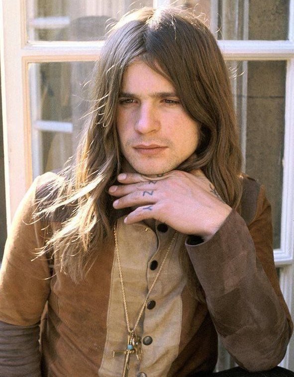 ImagenRetro's tweet image. Lamentable noticia: la leyenda Ozzy Osbourne ha fallecido a los 76 años de edad. Descanse en paz.
