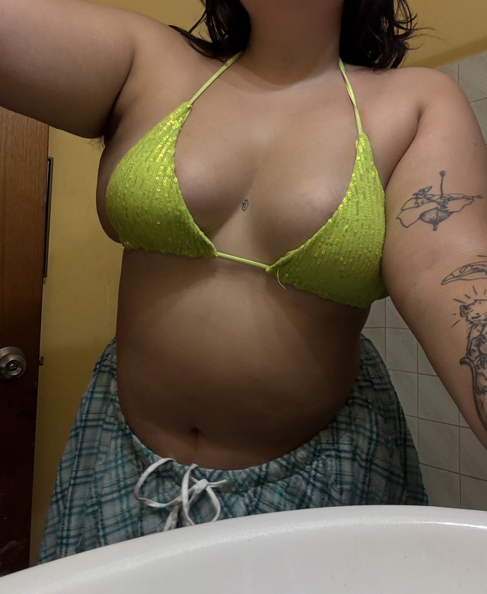 JuneInHeat's tweet image. Its so hot in PR right now 🥵