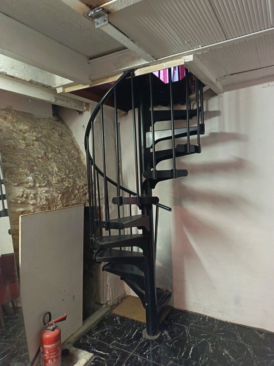 Le sous sol du  <a href="/BoudoirDivin/">Boudoir Divin - Munch & Play</a> 

Bientôt un peu d action..