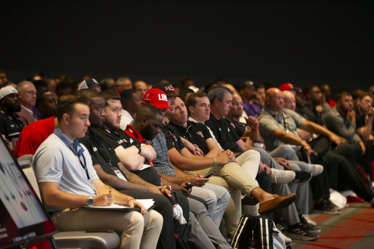From packed sessions to powerful demos, the 93rd THSCA Coaching School was one for the books. Thank you for investing in your athletes, your programs, and each other. See you in 2026!👋 #THSCAStrong