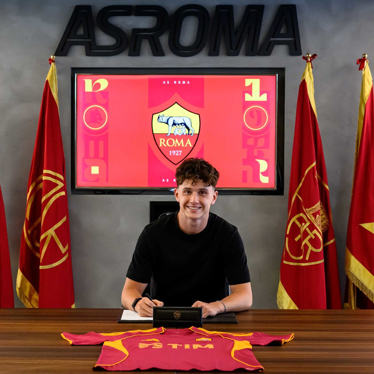 ALeagueHQ's tweet image. 🚨🇦🇺 OFFICIAL | Antonio Arena (16) has signed for AS Roma. 💛❤️✅
Deal worth €1M, Pescara retain a 20% sell-on clause (@Luca_Cilli; @Fil_Biafora). 💰✅