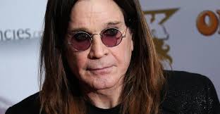 El músico Ozzy Osbourne, líder de Black Sabbath, apareció en el capítulo Detrás de la risa, entregándole un premio a Los Simpson. En inglés la voz fue interpretada por Dan Castellaneta