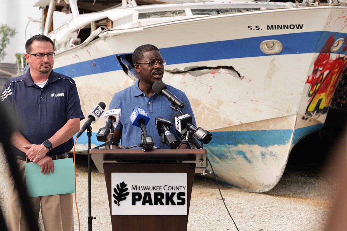 DavidCrowleyWI's tweet image. This morning, we marked a unique moment in Milwaukee County’s history by kicking off the auction of “Deep Thought,” the now-infamous boat that sat abandoned along Milwaukee’s lakefront for months and captured the curiosity of residents across the county.
This auction isn’t just…