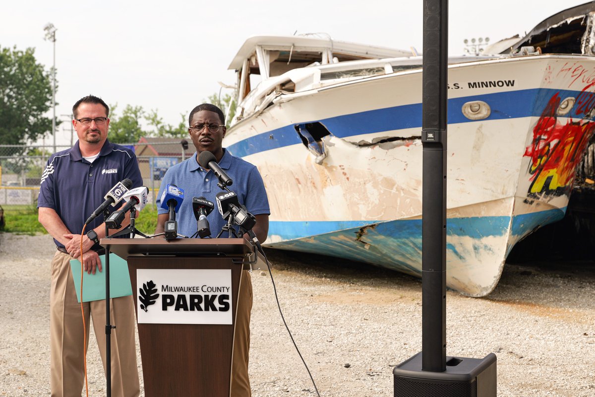 DavidCrowleyWI's tweet image. This morning, we marked a unique moment in Milwaukee County’s history by kicking off the auction of “Deep Thought,” the now-infamous boat that sat abandoned along Milwaukee’s lakefront for months and captured the curiosity of residents across the county.
This auction isn’t just…
