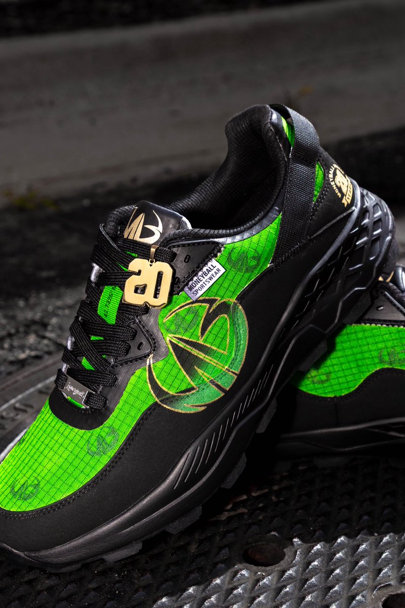 iamMoneyball's tweet image. The MB95 Pro-Am 20 Year Shoe drops TODAY at 6pm at Holt High School!
Limited and exclusive
Only 20 pairs
In person only
First come, first served
Moneyball. The Only Way To Ball!
#MB95 #MoneyballProAm #20Years