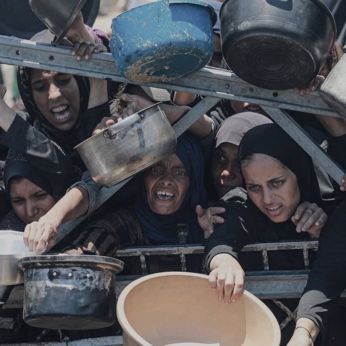 Ebalseraji's tweet image. أتذكرون ما كشفه الصحفي الأمريكي بوب وودوارد عن لقاءات وزير الخارجية الأمريكي مع ملوك ورؤساء السعودية والامارات والأردن ومصر عقب 7 أكتوبر في كتابه "الحرب" وكلهم طلبوا أن تقضي أسرائيل على حماس؟ ذلك سبب جرأة الكيان على مواصلة الإبادة الجماعية بالنار والتجويع
#غزه_تموت_جوعاً