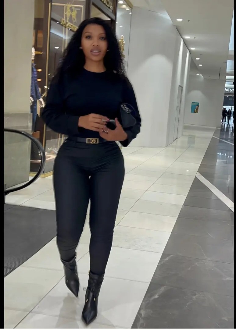 ItuTudu's tweet image. "Her catwalk will break down all your defenses."👌👌😂😂
"Her strut will weaken all your defenses."👌👌😂😂
"Her catwalk will leave your defenses in ruins."👌👌😂😂