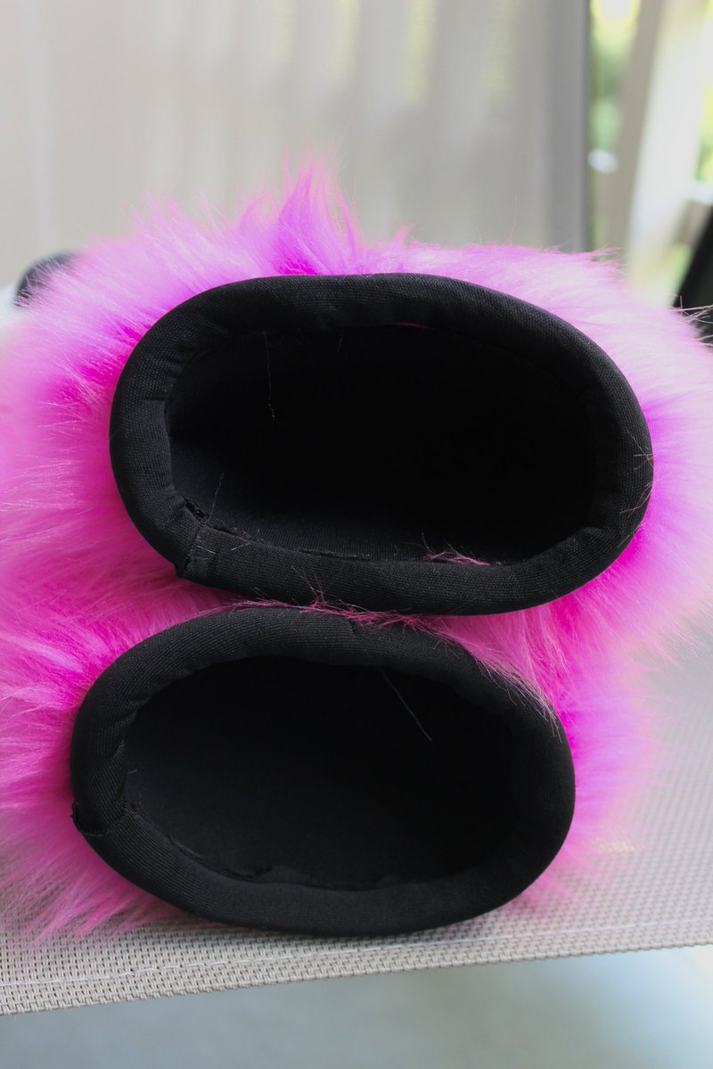 anarchywo1f's tweet image. Fursuit hand paws for a client! πβ¨πΎ Puffy paw sewing pattern by @kloofsuits