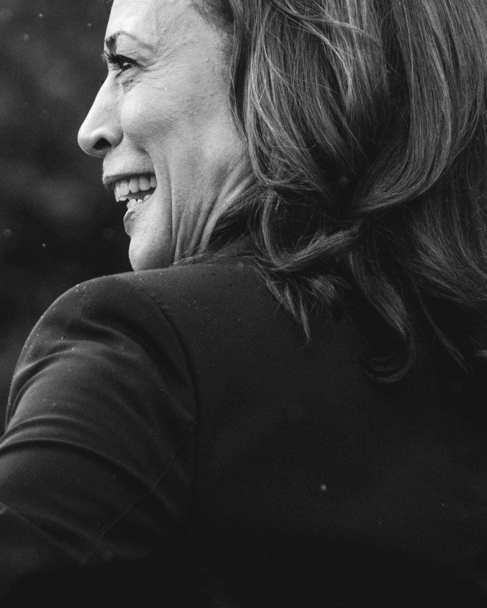 kamalasnaps's tweet image. Kamala Harris would’ve made an extraordinary President and I can’t wait to see what she does next.
📸: Andrew Harnik, The Washington Post