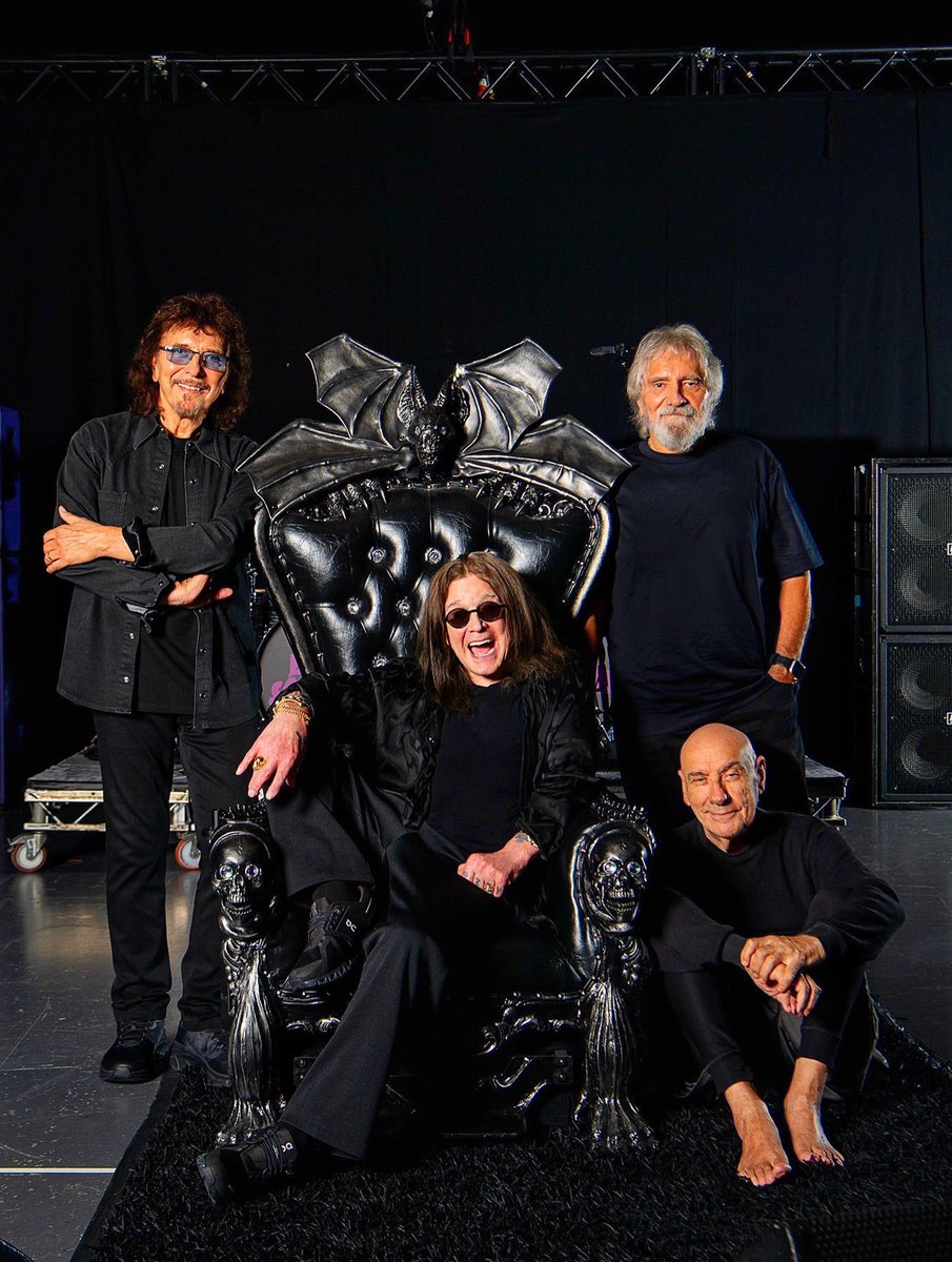 fersenini_'s tweet image. Ozzy nos dejó 17 días después de despedirse con Black Sabbath.
La vida a veces parece una ironía.
Descansá en paz, leyenda.
