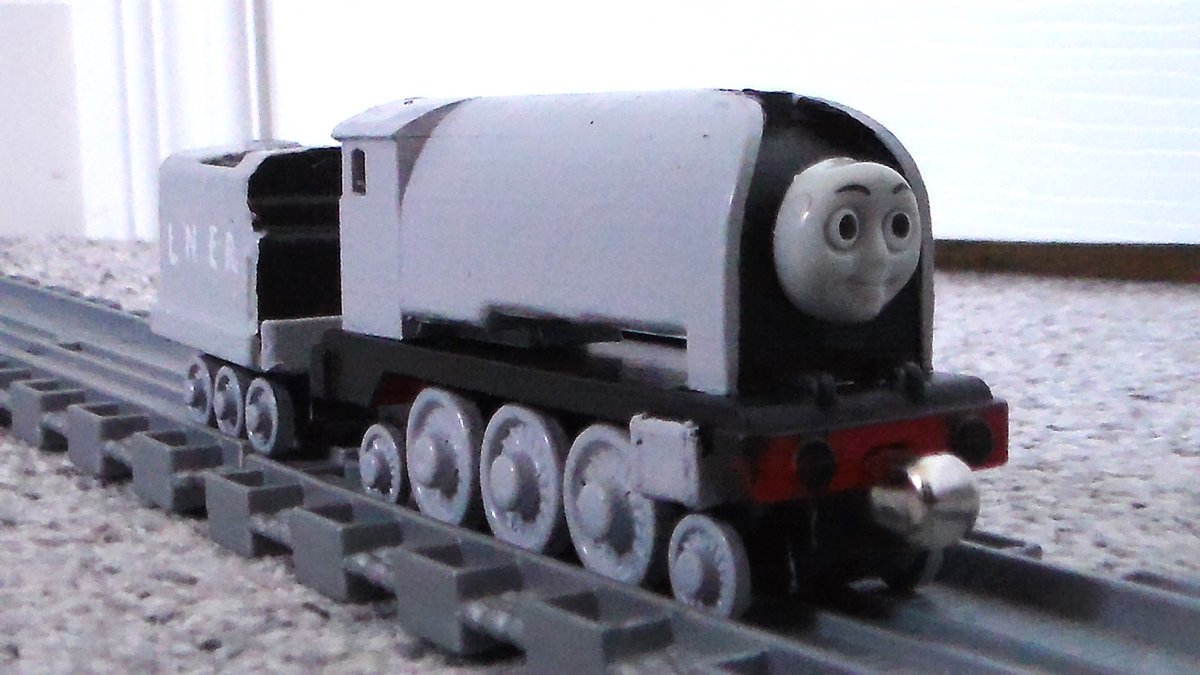 TraintrackMr's tweet image. #TMTTCustoms
Hush Hush
Special thanks to @CGS55_ for the print.