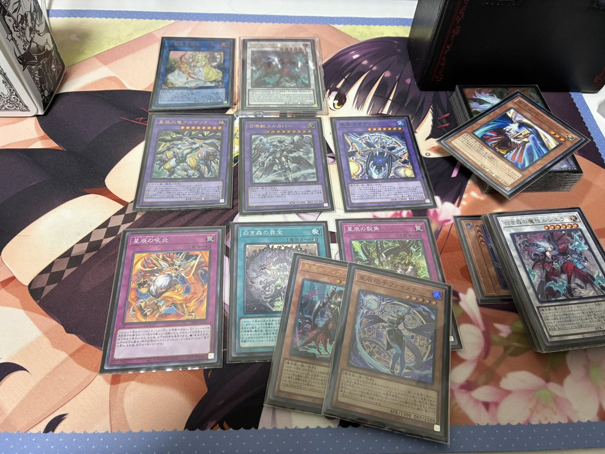 Build_Builder01's tweet image. 星辰響手プリクル入り
白き森マギストスドラゴンテイル展開例
初動:白き森の魔女1枚(コスト不要)
セレーネ
メルカバー
アルザリオン
グラメル
フレイム
ホーン
ファイメナ
黒魔女
セレーネルシエラ釣り、ジョウゲンサーチキモザイ出力、
特殊召喚ロック
ホーンで解除