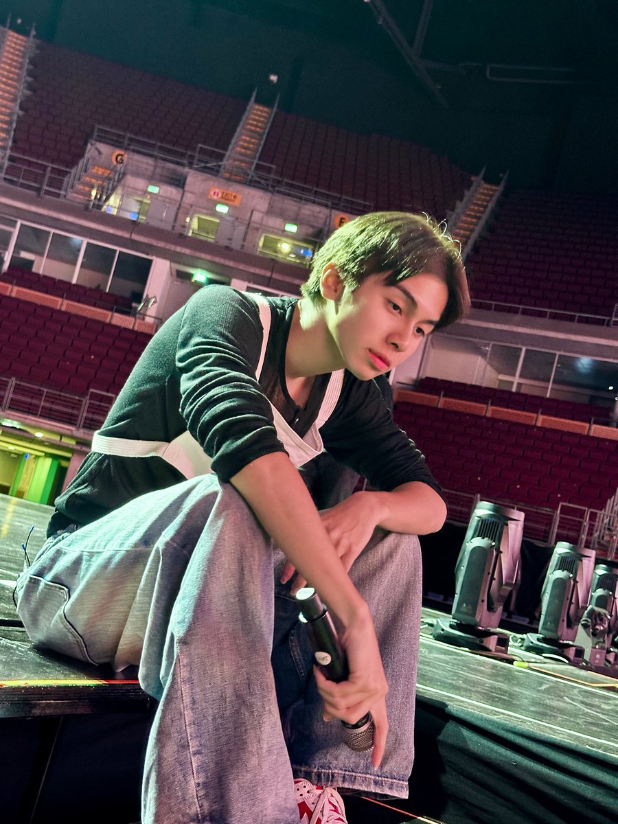 21 ขวบแล้วนะค้าบ  🙇🏻‍♂️🤍

ขอโทดน้าที่ไม่ค่อยได้มาคุยเลย คิดถึงทุกคนมากๆนะครับ เด่วจะมาตามดูคริป มาอ่านที่พวกเทออวยพรเลยนะคับ รักคับ 🤍🙇🏻‍♂️