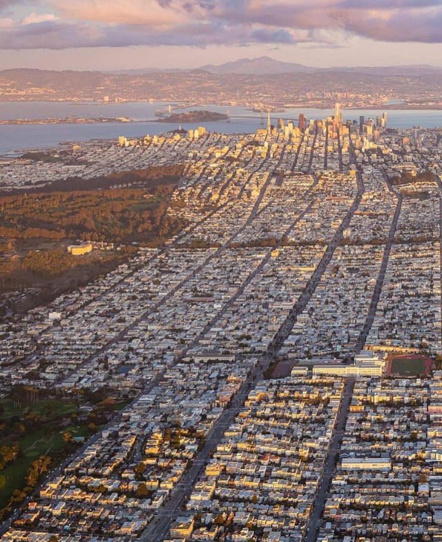 cityaestheticss's tweet image. If you think San Fransisco has reached its final form… you are wrong.
Cities are not museums and must evolve over time or wither away.
SF needs to get over itself and start green lighting new denser housing across the entire city.