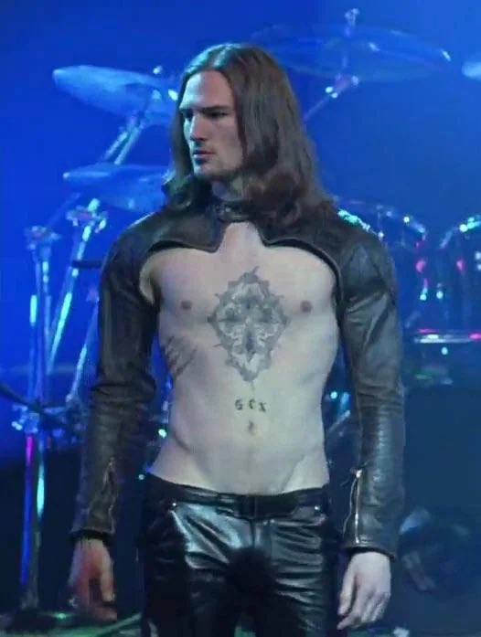 hiimbobbi's tweet image. Oh we’re getting him in that little bolero a la Spider in School of Rock (2003). TRUST ME