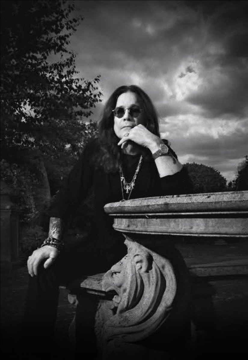 VibeXavier's tweet image. 馃毃 RIP Ozzy Osbourne, dead at 76. Black Sabbath legend's passing goes viral after final show. 馃枻 #OzzyOsbourne