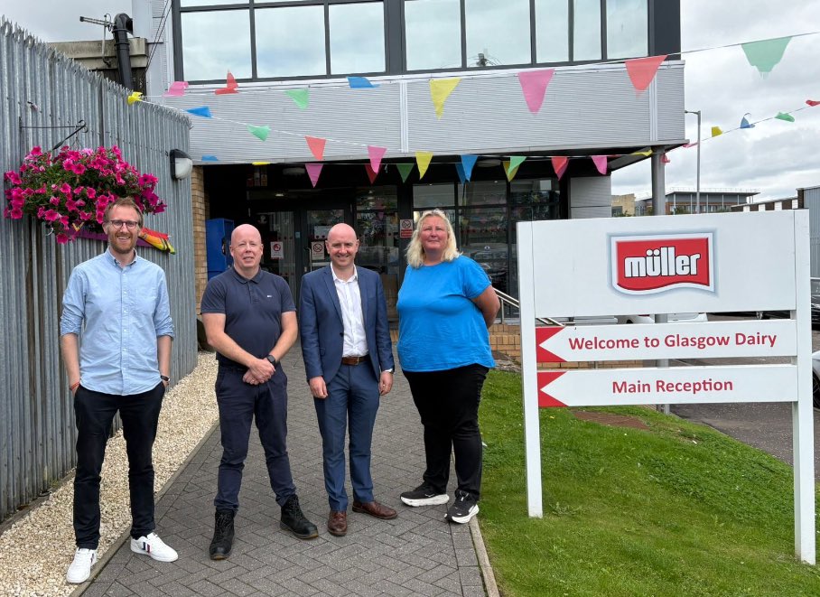 FJMcNally's tweet image. Enjoyed my visit to Müller in Bellshill today. A key local employer, the site processes over 370 million litres of fresh milk and cream annually and supports more than 260 jobs in our constituency. Solid evidence that Bellshill remains a centre of excellent UK dairy produce🥛 🐄