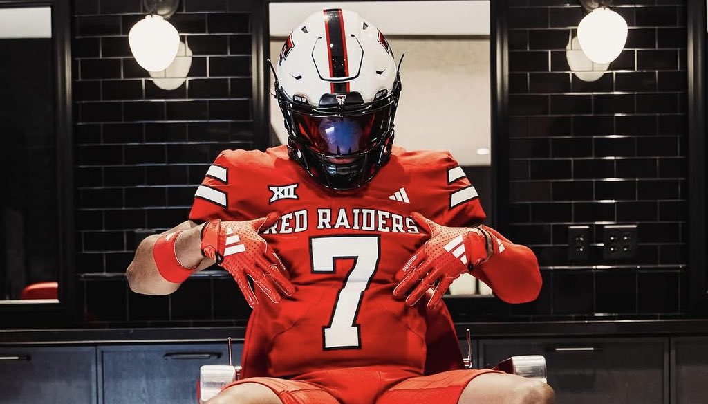 RedRaiderSports.com (@redraidersports) on Twitter photo Interested in some fun facts about new #TexasTech wideout Chase Campbell (<a href="/26ChaseC/">Chase Campbell</a>)? Here’s one.
When Chase suits up for the Red Raiders next fall, he’ll become the first ‘Campbell’ to play for the Red Raiders since <a href="/CodyC64/">Cody Campbell</a>! #GunsUp #WreckEm
MORE ➡️ on3.com/sites/red-raid… Interested in some fun facts about new #TexasTech wideout Chase Campbell (<a href="/26ChaseC/">Chase Campbell</a>)? Here’s one.
When Chase suits up for the Red Raiders next fall, he’ll become the first ‘Campbell’ to play for the Red Raiders since <a href="/CodyC64/">Cody Campbell</a>! #GunsUp #WreckEm
MORE ➡️ on3.com/sites/red-raid…