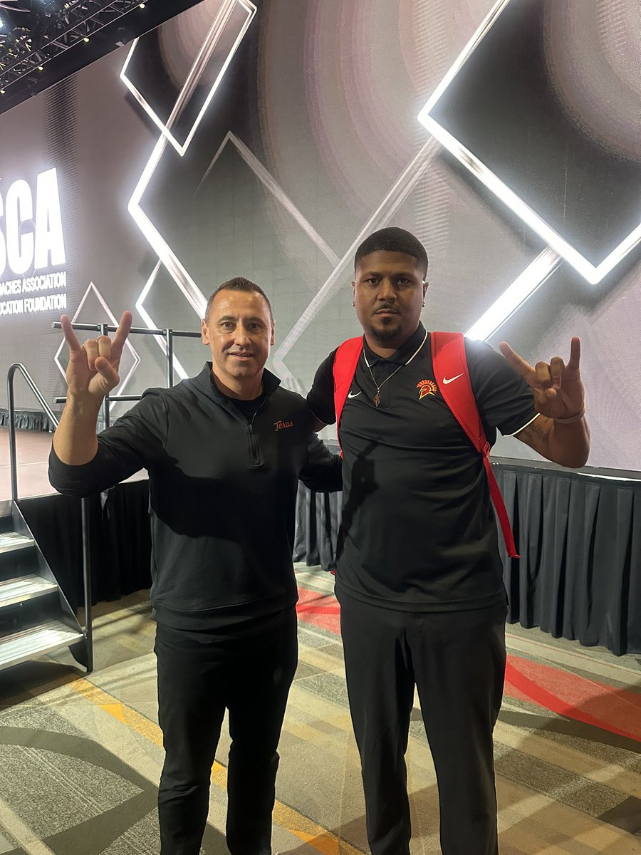 Obligatory pic w/ <a href="/CoachSark/">Steve Sarkisian</a> after an amazing <a href="/THSCAcoaches/">THSCA</a> Convention!!! TEXAS FOREVER🤘🏾