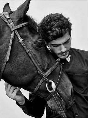 Azam__47's tweet image. میں محبت کے سوا کچھ بھی نہیں کر سکتا
ہار جائے گا قبیلہ مری سرداری میں___🥀
ہم برے ہو کے بھی دل میں ہیں تمہارے ورنہ
میلے کپڑے کوئی رکھتا نہیں الماری میں!!!✍️❤️🩹
#محبت_مافیا