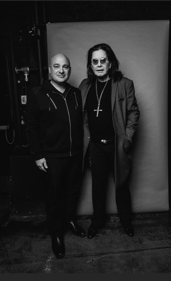 davidmdraiman's tweet image. Goodbye my dear teacher…
…a father to all of us
…my friend.
I love you @OzzyOsbourne and I will miss you terribly.
#Ozzy