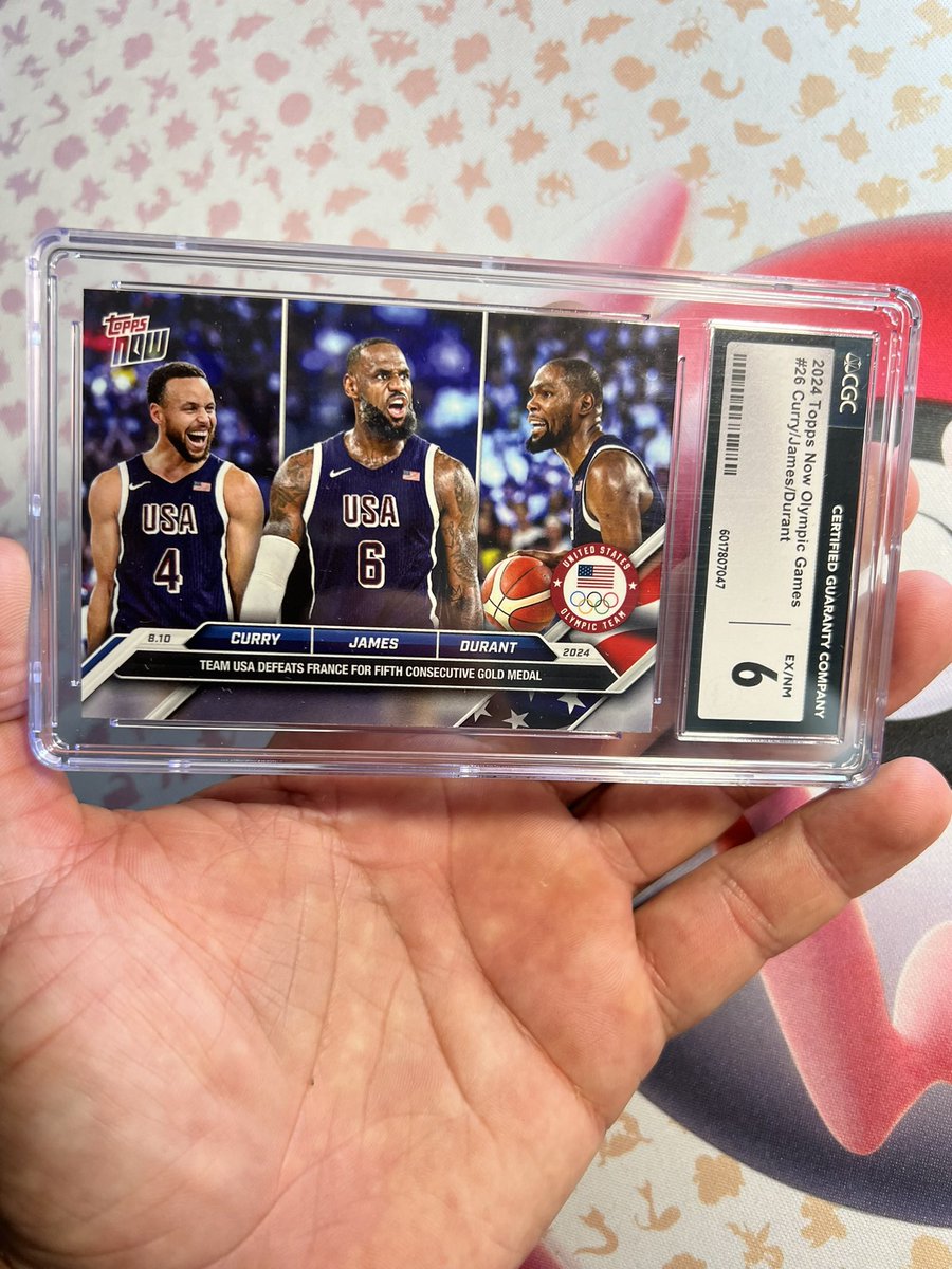 MartinPLDE's tweet image. 2024 Topps Now Olympic Games
#26 Curry/James/Durant
UNITED STATES OLYMPIC TEAM
CGC 6
