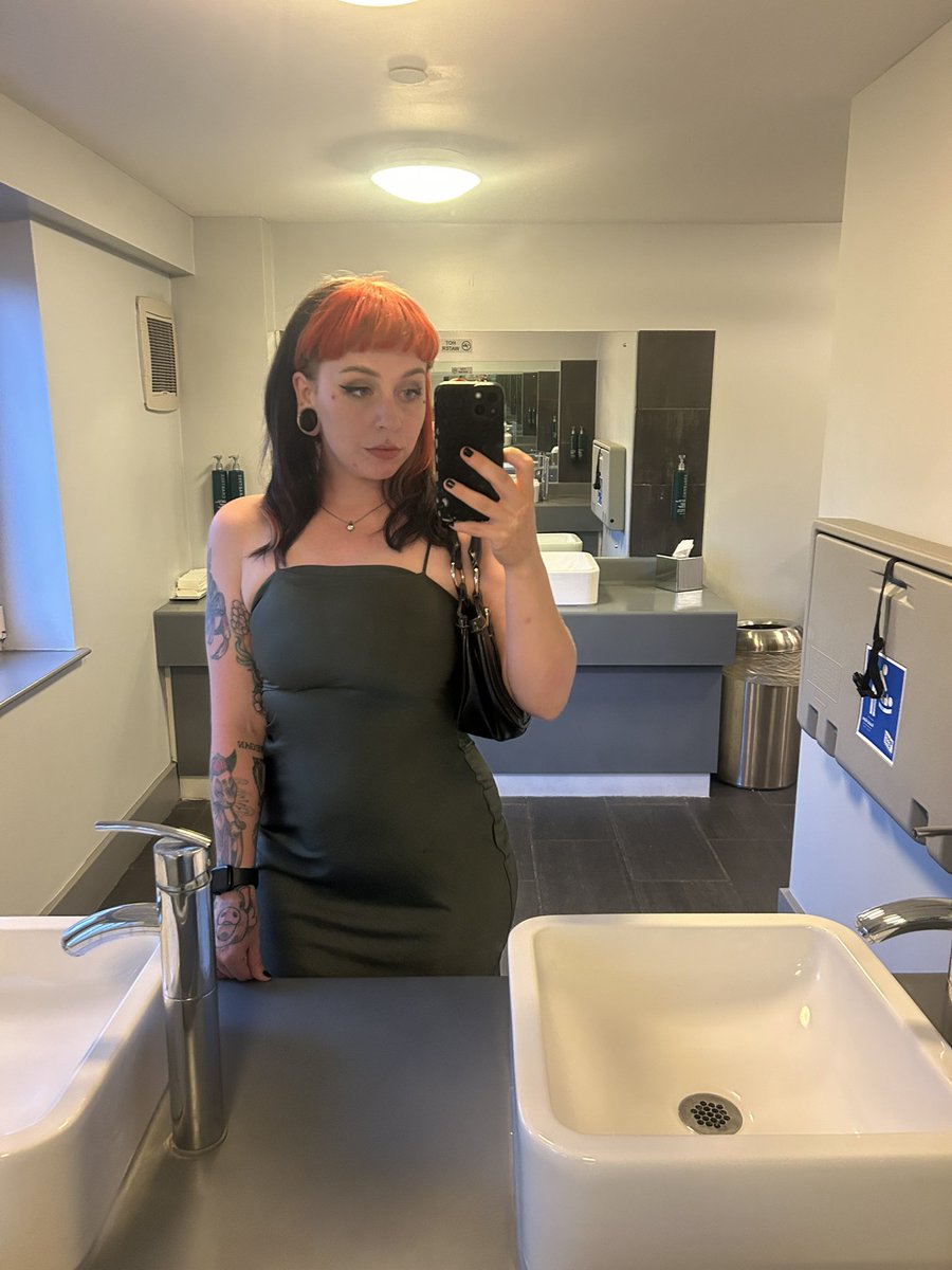 buddyruthy's tweet photo. We went to a wedding https://t.co/wdnIaLXhjG